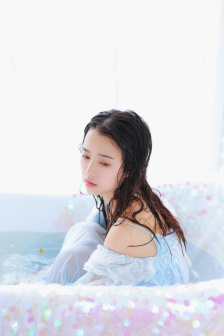 屏里狐